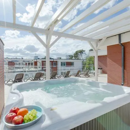 7m Z Basenem W Jednym Budynku Rewal, Free Private Parking, Park Rozrywki Hossoland 30 Minut Rewal