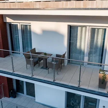 Apartment 7m Z Basenem W Jednym Budynku Rewal, Free Private Parking, Park Rozrywki Hossoland 30 Minut Rewal