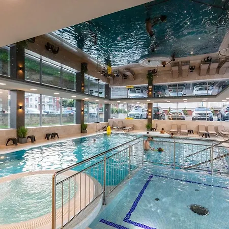 7m Z Basenem W Jednym Budynku Rewal, Free Private Parking, Park Rozrywki Hossoland 30 Minut Rewal