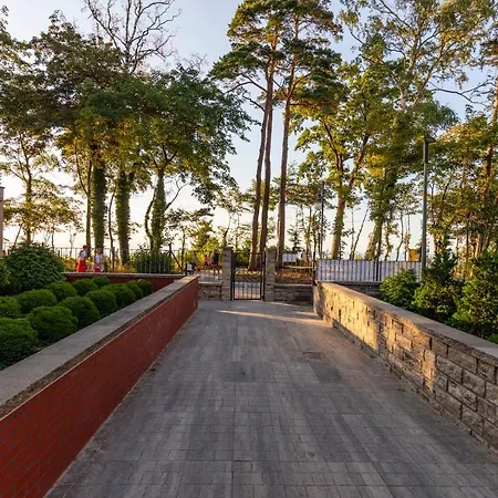 7m Z Basenem W Jednym Budynku Rewal, Free Private Parking, Park Rozrywki Hossoland 30 Minut Apartment Rewal