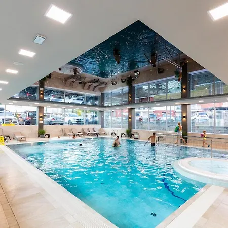 7m Z Basenem W Jednym Budynku Rewal, Free Private Parking, Park Rozrywki Hossoland 30 Minut Apartment